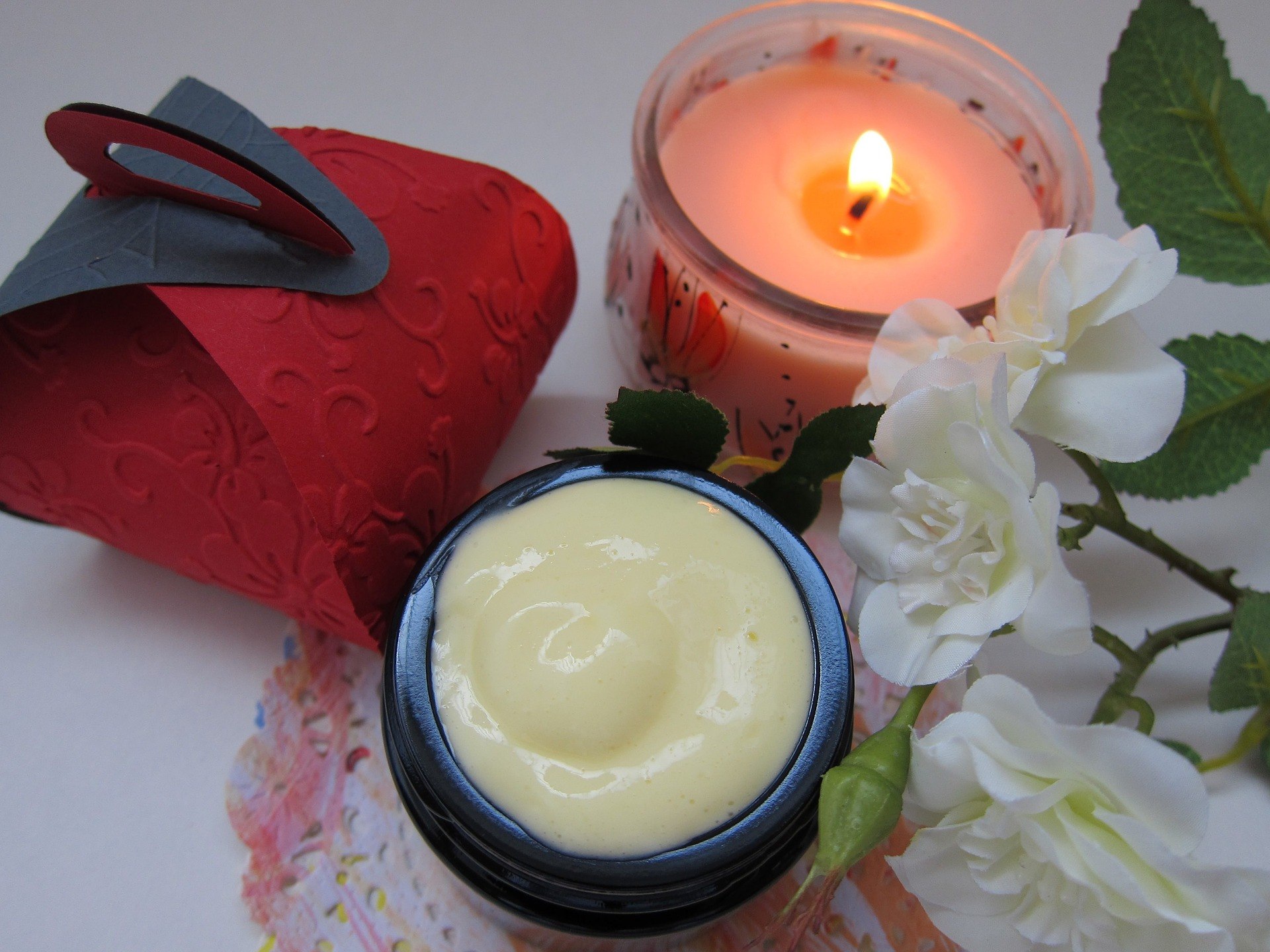 bougies avec fleurs